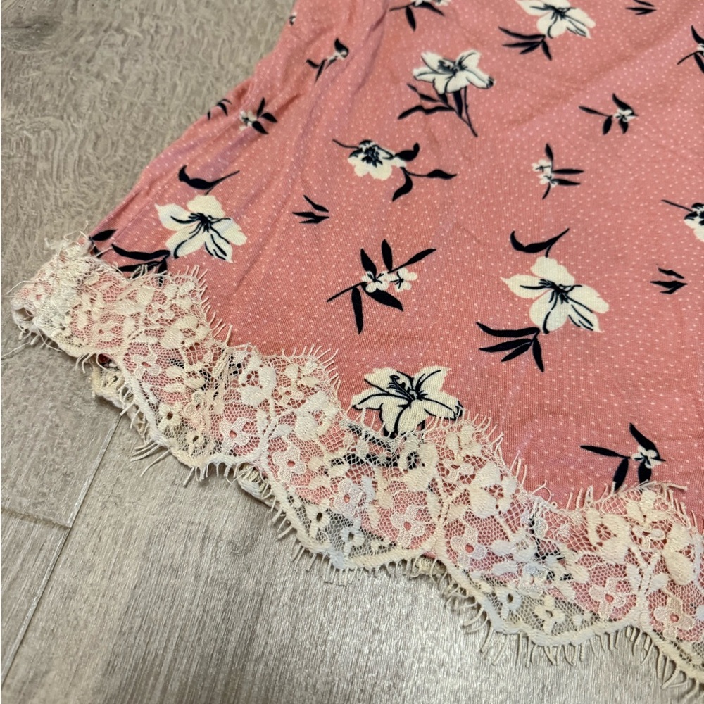 Floral Lace Trim Tank Top - Picture 5 of 6